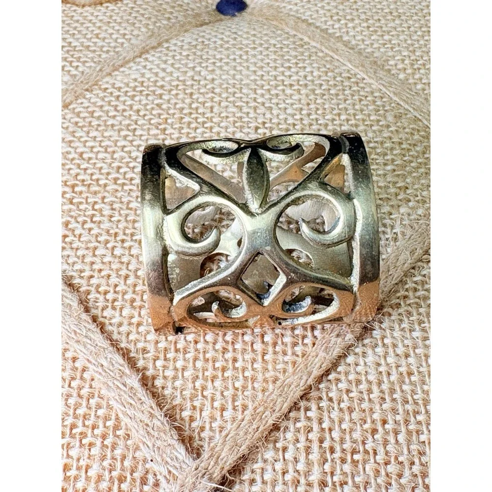 EUC 4 GOLD TONE BRASS METAL FLORAL FILIGREE NAPKIN RINGS